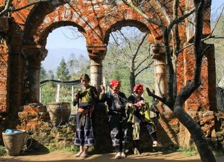Hành trình du lịch Sapa, khám phá tu viện cổ Tả Phìn đầy ma mị